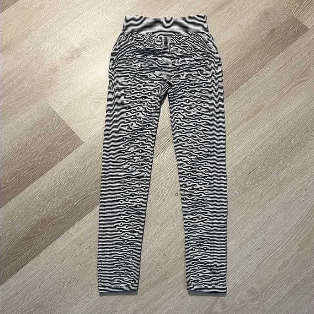 Unbranded Lightweight Striped Patterned Puckered Leggings